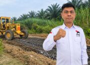 Jalan Kampung Tarutung Labura Rusak, Warga Harap Pemkab Turun Tangan