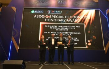 APTIKNAS Sukses Gelar ASOCIO Digital & AI Summit 2026, AHY Terima Penghargaan Kehormatan